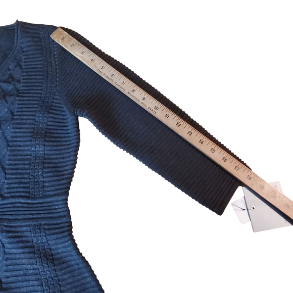 Marc New York Gray V-Neck Knit Dress.  NWT. MED. #0163 - Picture 10 of 12